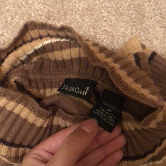 Brown stripped turtleneck - Picture 3 of 3